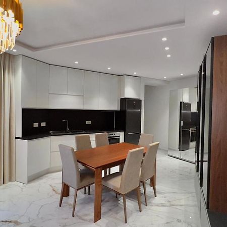 Zeus Tirana Suite Deluxe Bagian luar foto