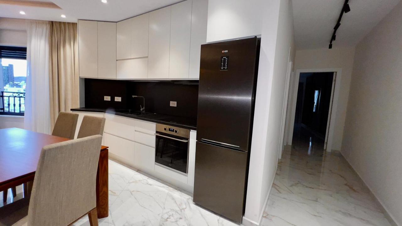 Zeus Tirana Suite Deluxe Bagian luar foto