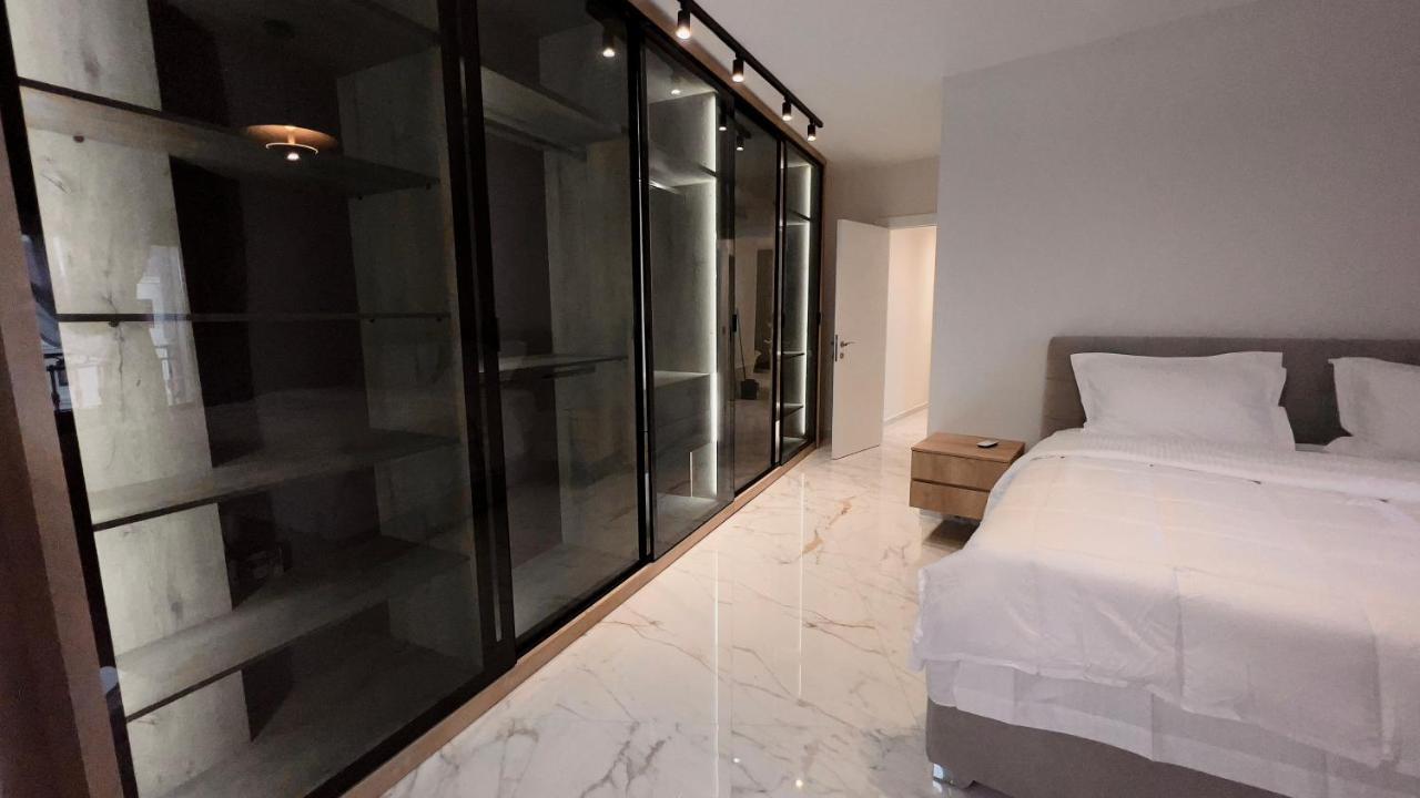 Zeus Tirana Suite Deluxe Bagian luar foto