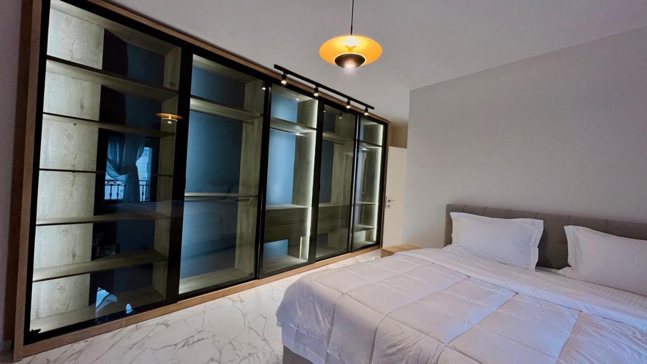 Zeus Tirana Suite Deluxe Bagian luar foto