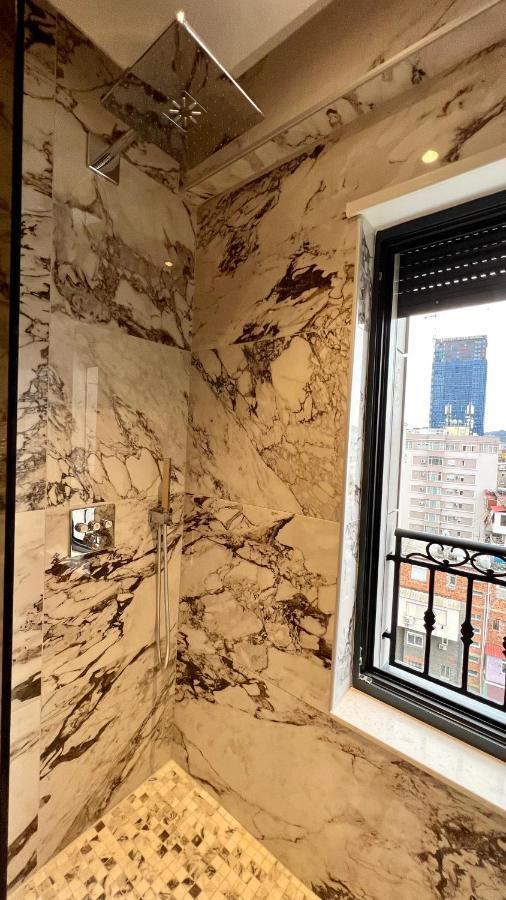 Zeus Tirana Suite Deluxe Bagian luar foto